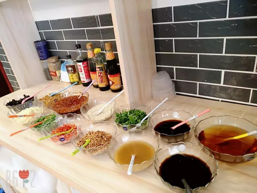 武穴好吃的石锅鱼,武穴九门寨石锅鱼