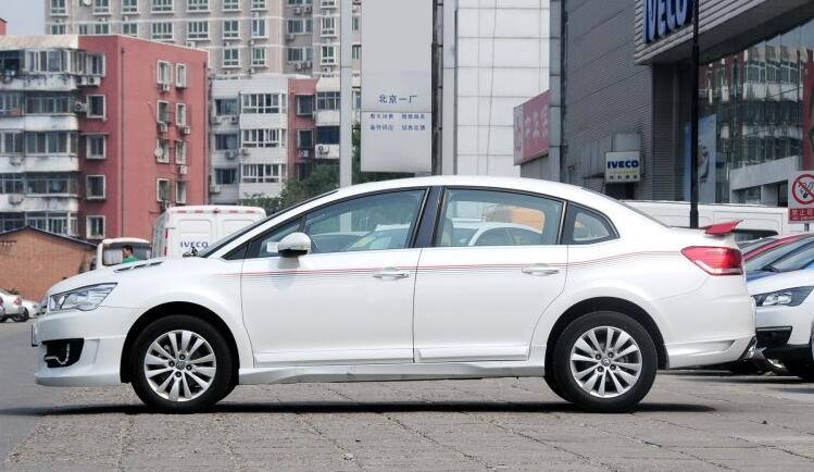 世嘉和飞度哪个值得入手,13年和15年飞度