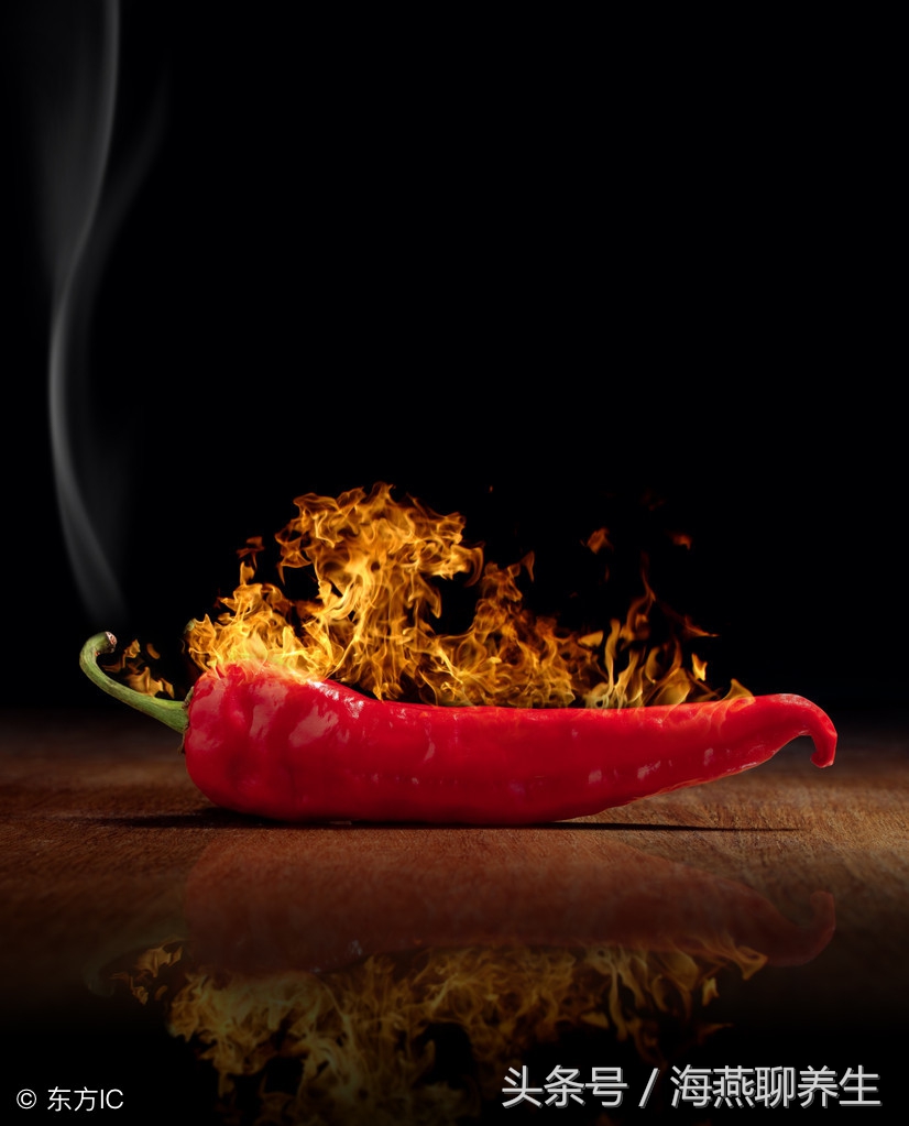 女性月经期间下腹胀痛,头痛腰酸甚至量不正常,这是什么回事?