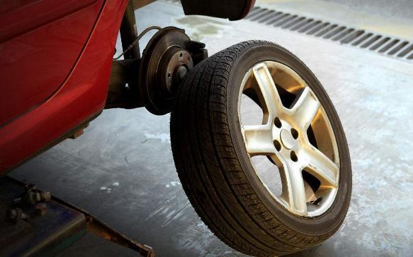 轮胎多久需要换一次气,轮胎一般什么时候更换合适