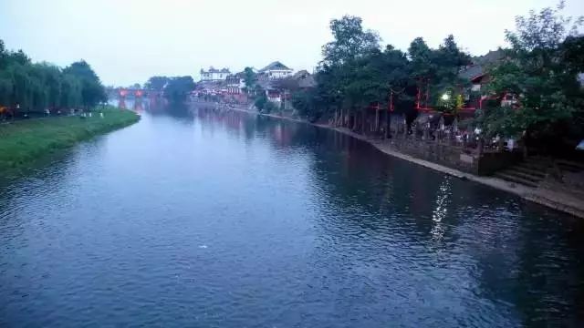 成都周边9个最受追捧的古镇！周末带孩子感受这里的古韵！