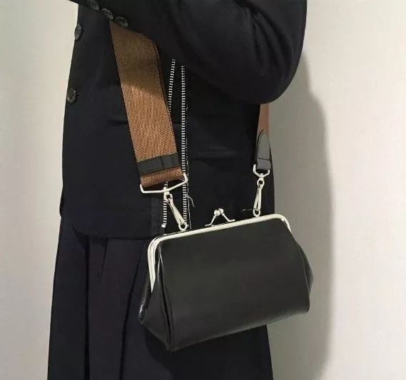 能不能送女朋友吊坠,能不能送女朋友耳环