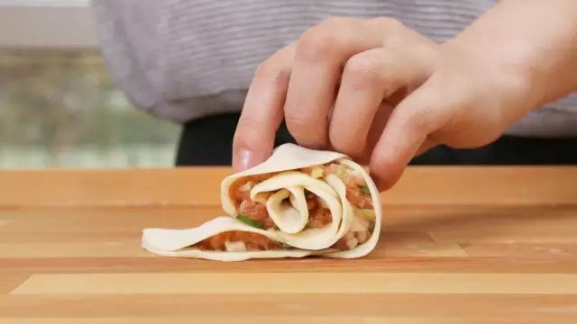 学会包饺子简单又好吃,教你包饺子好看又好吃