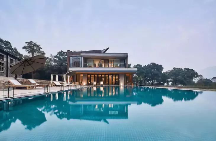 一年能赚10多万的民宿什么样,一年赚上千万的餐厅