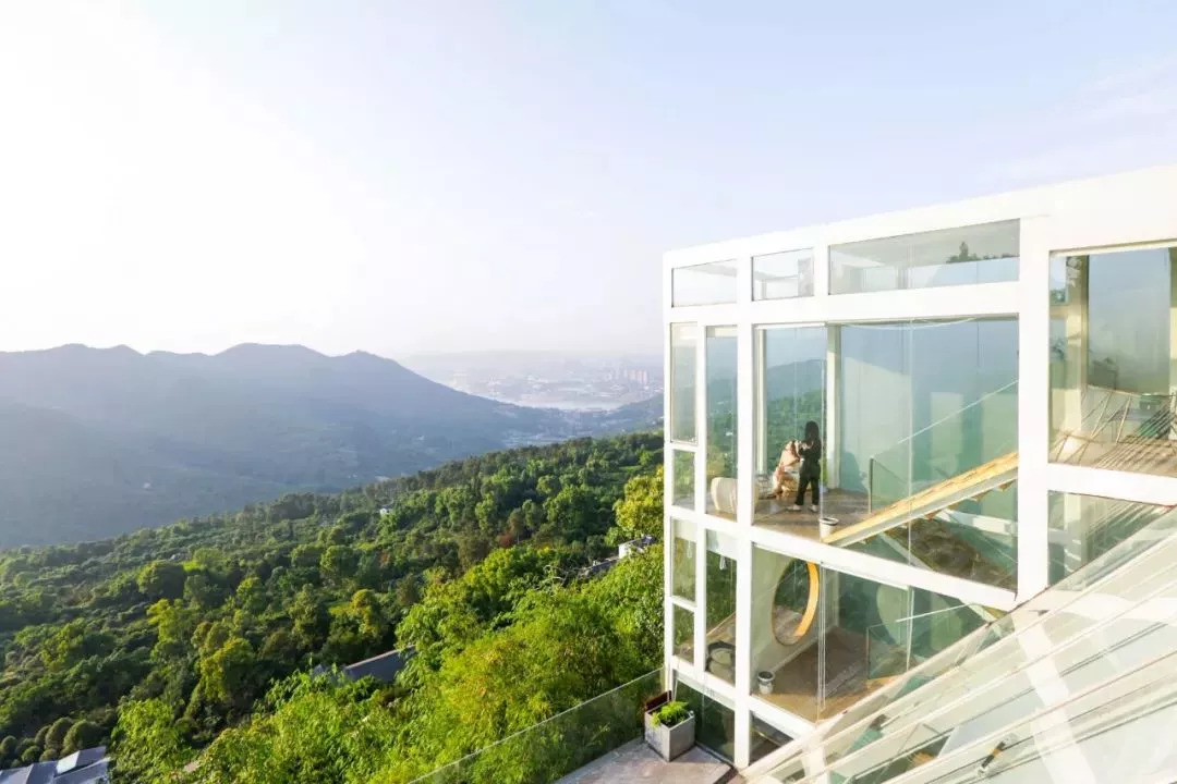 一年能赚10多万的民宿什么样,一年赚上千万的餐厅