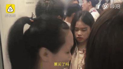 八岁女孩独自坐火车,9岁女孩坐高铁被霸座