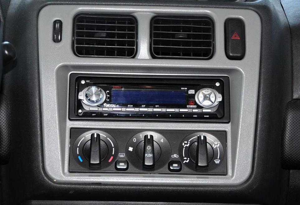 猎豹飞腾和猎豹cs6,猎豹飞腾是三菱标还是猎豹标