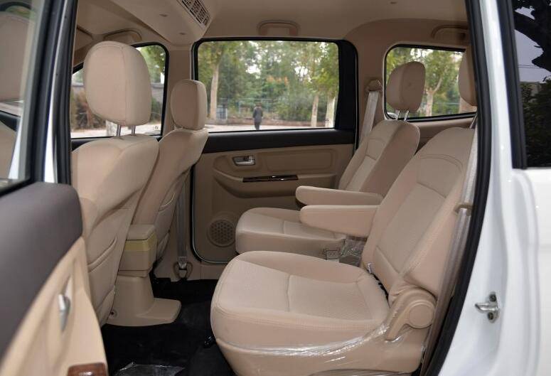 3万多是选择nk800还是450sr,3万多是选宝骏730还是途安