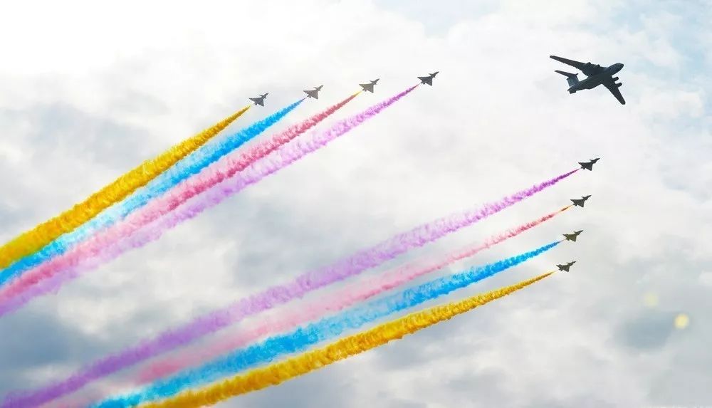 谁持彩练当空舞？揭开“飞机拉烟”的秘密