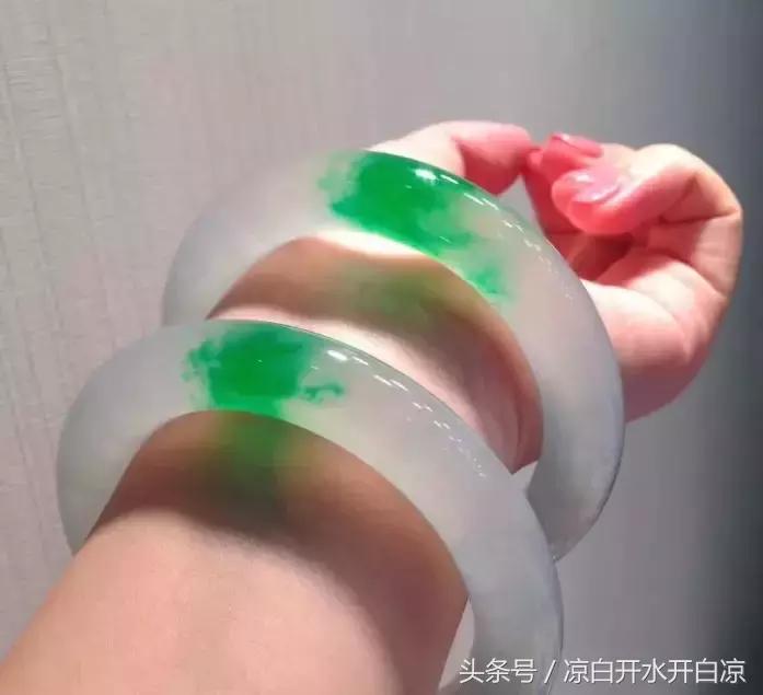 出门旅游请小心严防这些骗人把戏,警方提示出门旅游注意个人物品