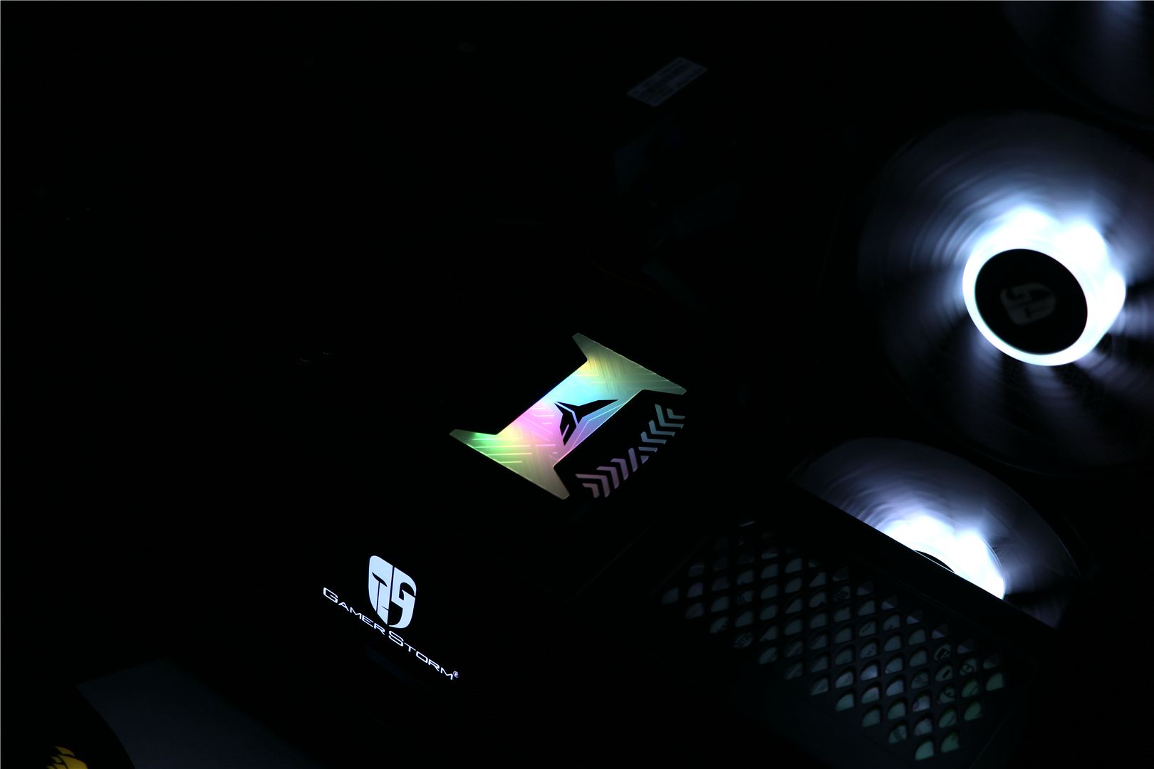 ssd和rgb区别,ssd颜色有什么区别