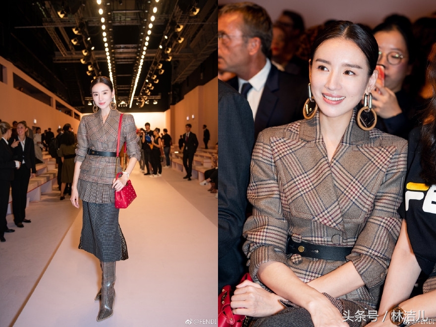 只穿一件t恤的视频,只穿一件t恤裙