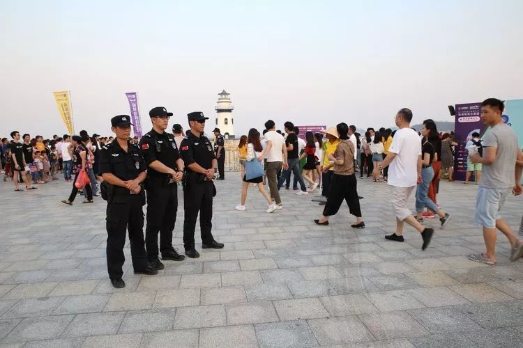 你没见过的七彩沙滩,最动听的沙滩音乐节