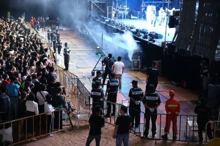 你没见过的七彩沙滩,最动听的沙滩音乐节