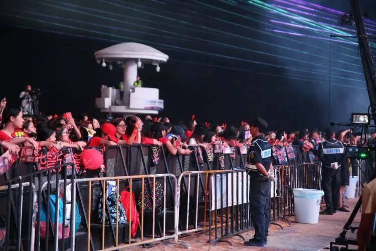 你没见过的七彩沙滩,最动听的沙滩音乐节