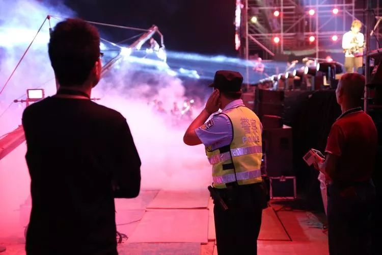 你没见过的七彩沙滩,最动听的沙滩音乐节