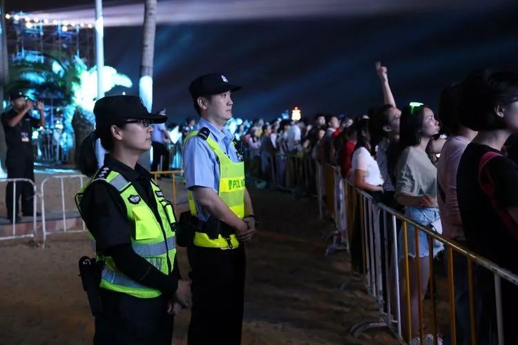 你没见过的七彩沙滩,最动听的沙滩音乐节