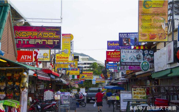 中国小伙在泰国旅游，烟瘾犯了去超市买烟，看到烟盒后差点吐了！