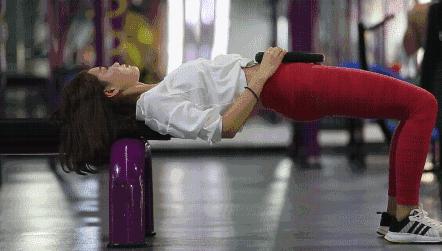 把臀部练翘的动作,3个动作让臀部又圆又翘