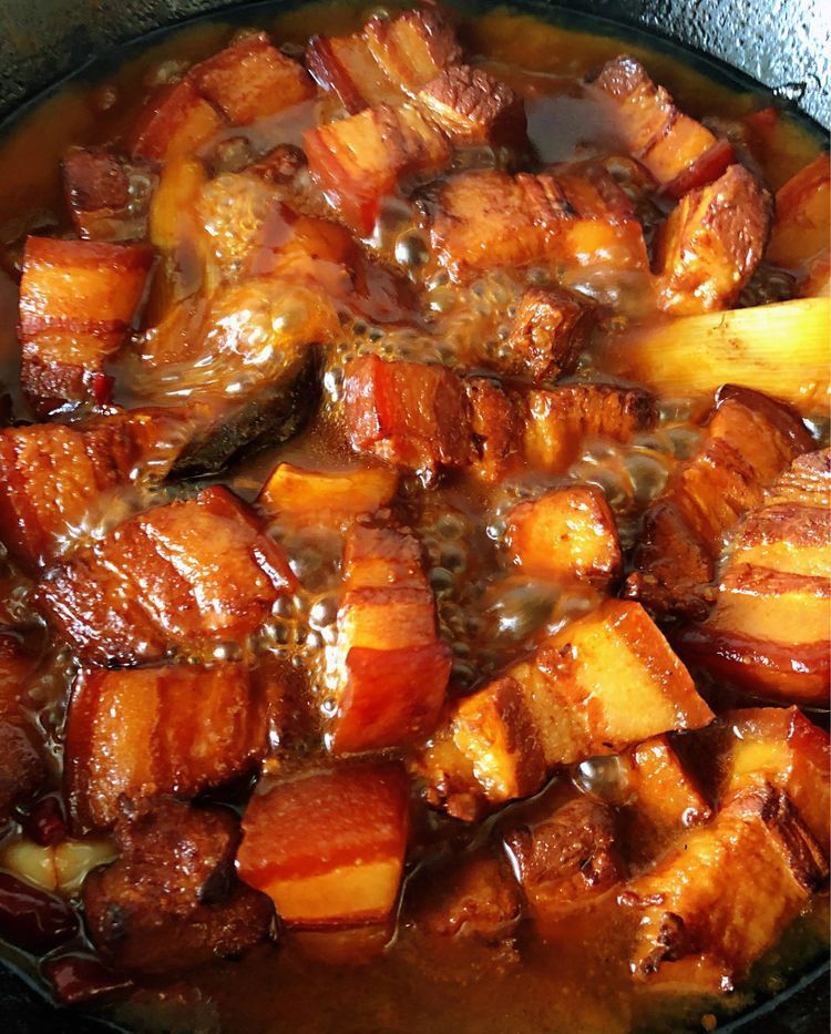 放腐乳的红烧肉和炒糖色的区别,桂花红烧肉和腐乳红烧肉哪个好吃