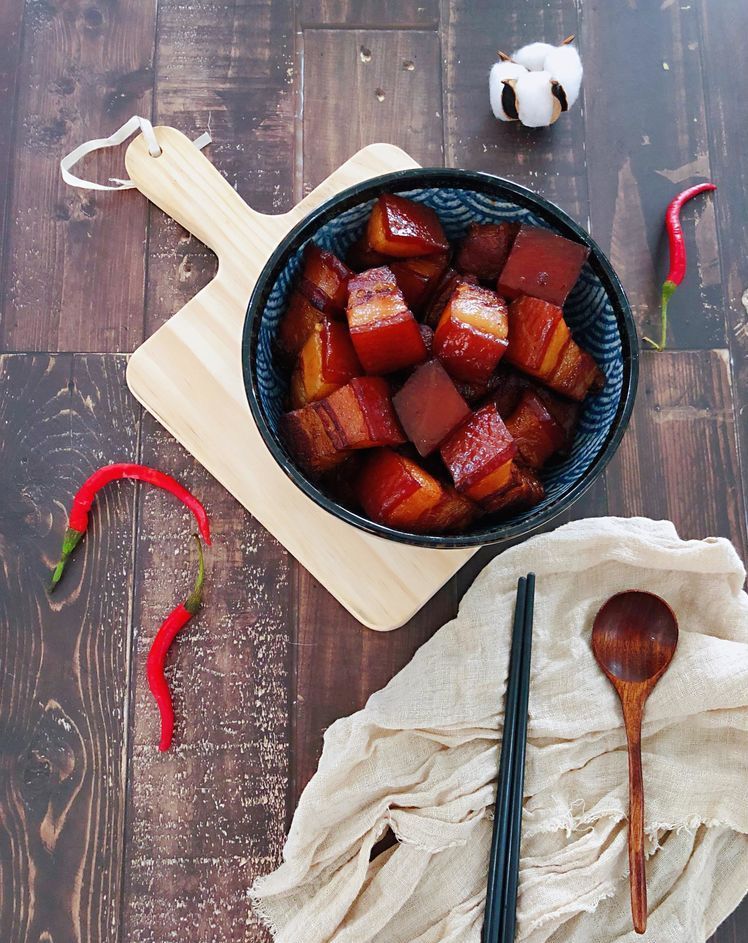 放腐乳的红烧肉和炒糖色的区别,桂花红烧肉和腐乳红烧肉哪个好吃