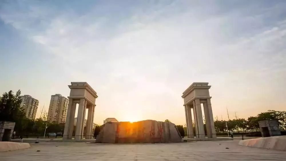 以华中师大为坐标原点,丈量大武汉