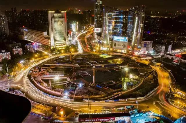 以华中师大为坐标原点,丈量大武汉