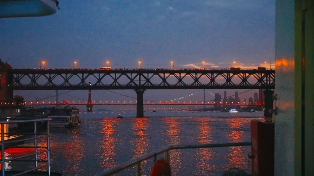 以华中师大为坐标原点,丈量大武汉