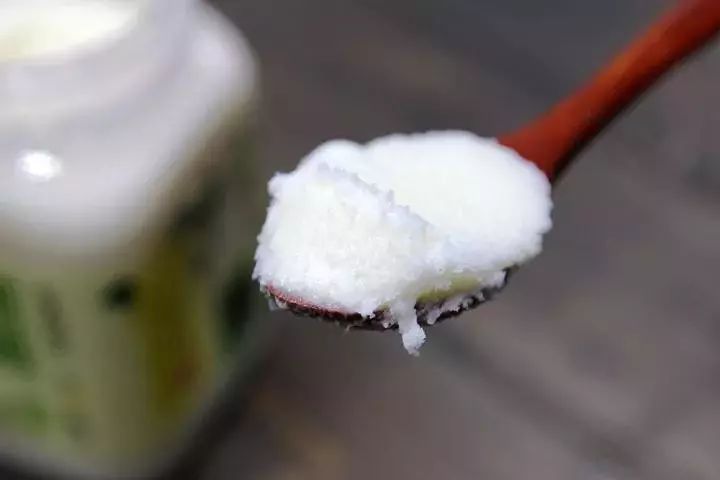 今年的新蜜来了~你见过洁白如雪,甜而不腻,像奶油一样可以直接舀着吃的蜂蜜吗?