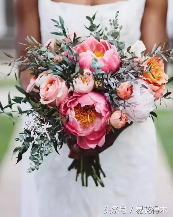 复古手捧花的最佳搭配,手捧花最佳搭配图片