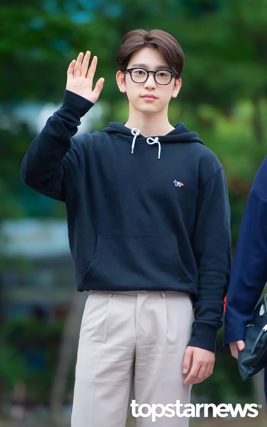 jennie闊╁浗绌挎惌,jennie绌挎惌鎺ㄨ崘