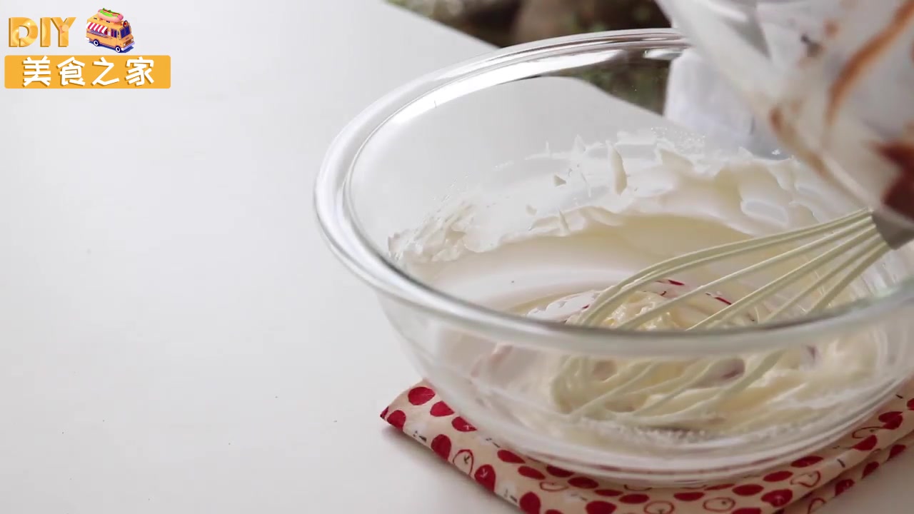 巧克力马卡龙做法视频教程,烘焙学习彩虹马卡龙巧克力蛋糕