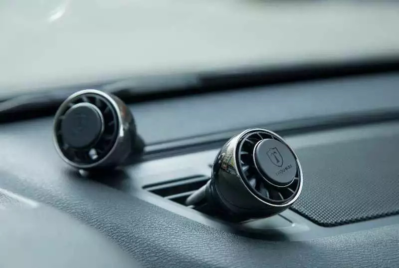 没有男人能拒绝!“飞机引擎”装车里,妹子和我回家睡!