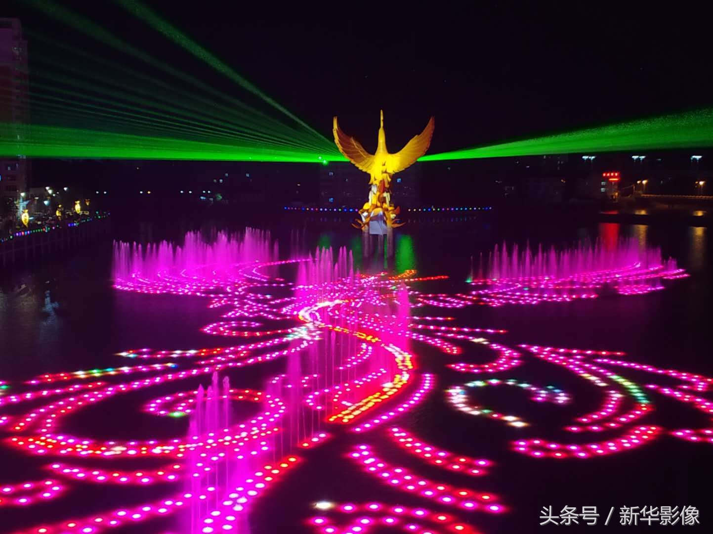 陕西凤县音乐喷泉灯光秀,凤县凤凰喷泉今晚开放不