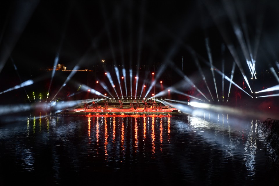 国庆节水下演出,2020红河水乡国庆水舞秀