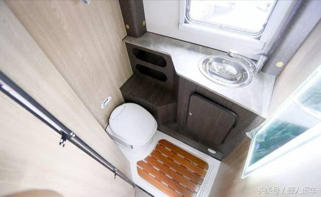 能过2.5米限高的四驱皮卡房车,能过限高的b型升顶房车