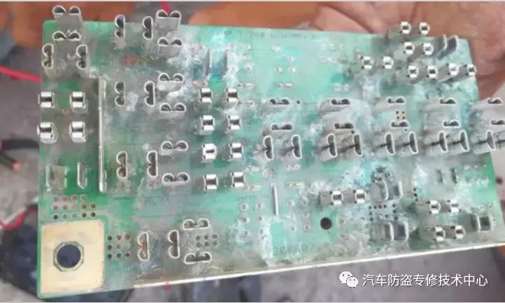 雪佛兰乐风凉车启动抖怎么回事,17年雪佛兰乐风rv无法启动