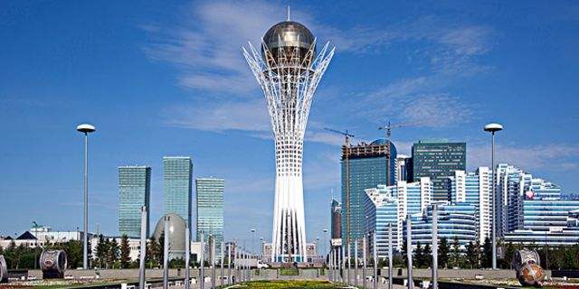 从俄罗斯攫取土地,人均收入达到发达国家水平,却甘为俄罗斯小弟