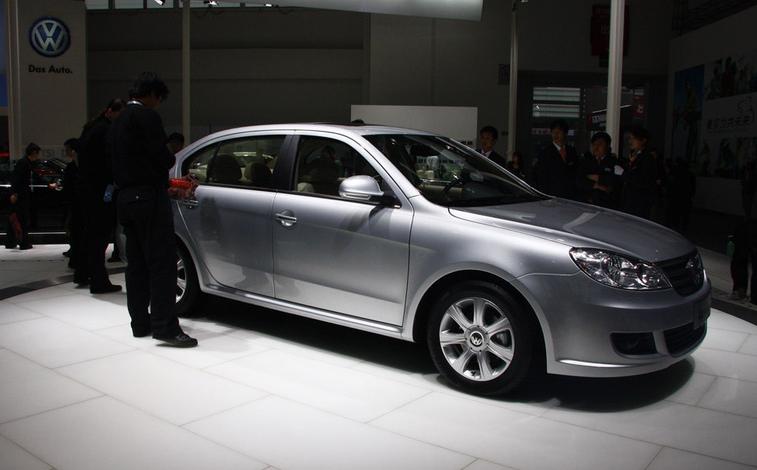 12年左右现代伊兰特,10年朗逸和伊兰特哪个性价比高