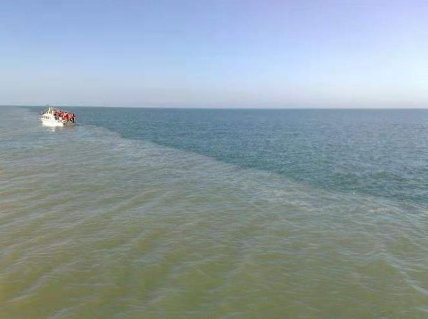 原创诗词—九霄能把天门扣，万里长观旭日红