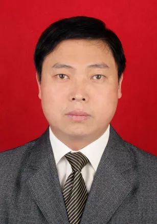 原创诗词—九霄能把天门扣，万里长观旭日红