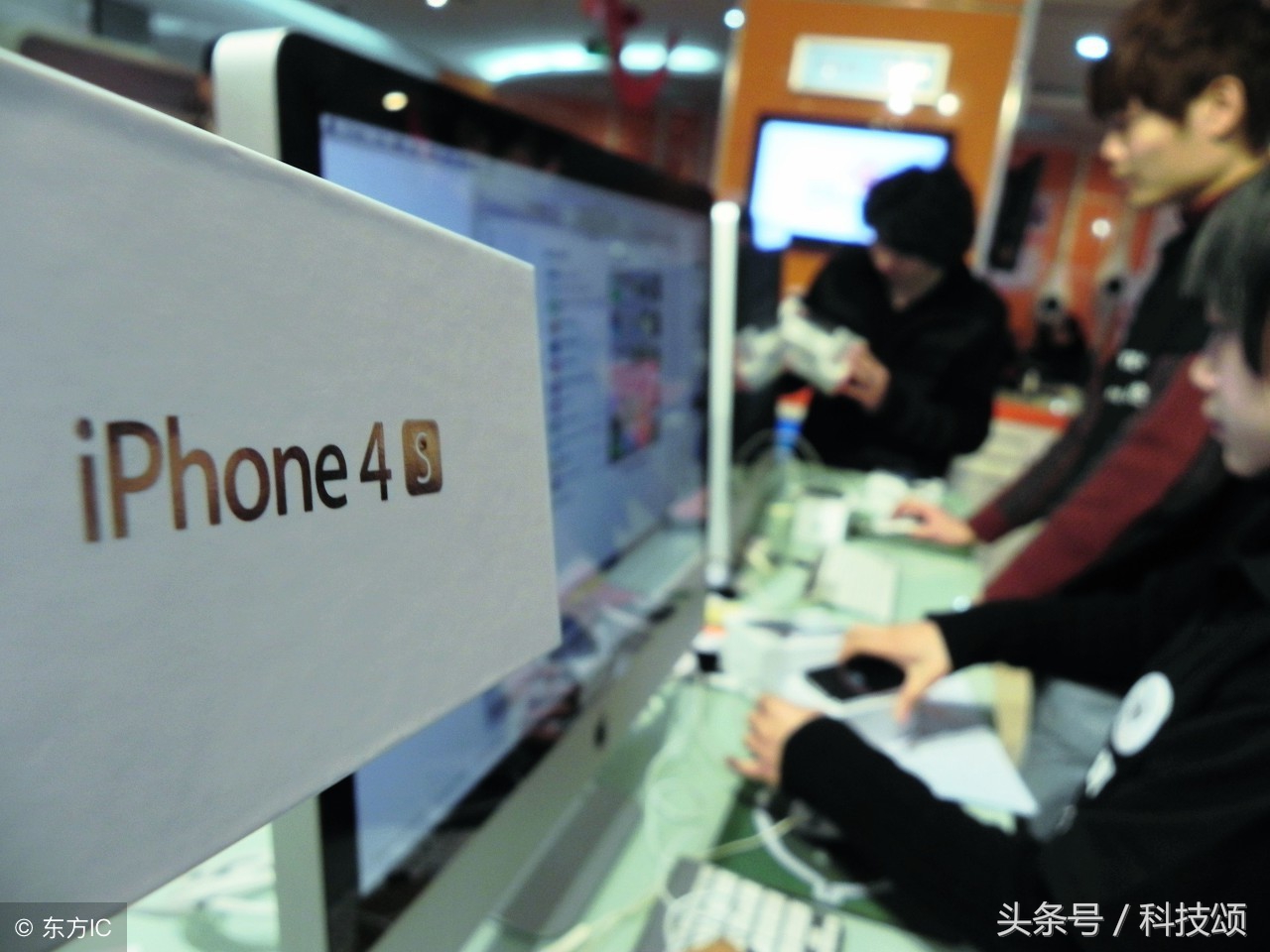 乔布斯于七年前的今天离开人世，世界失去了一位梦想家