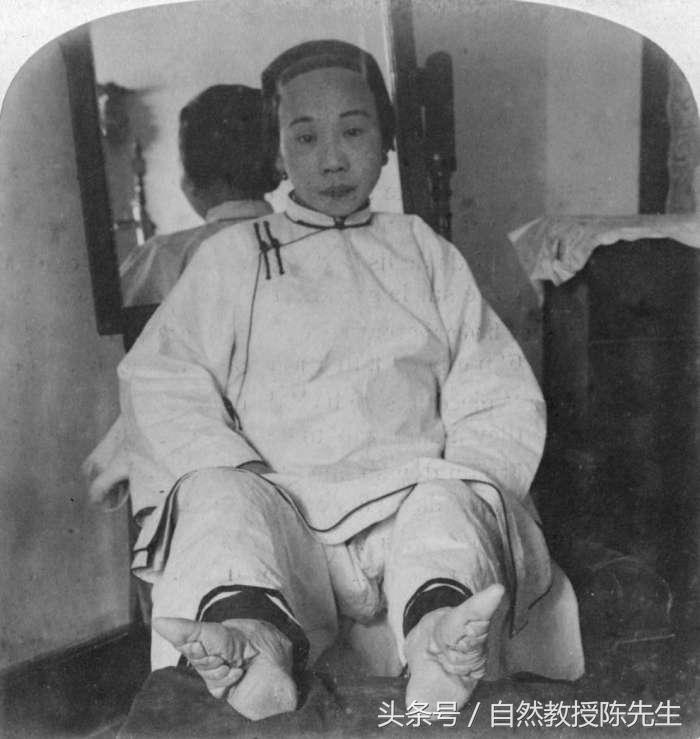 三寸金莲裹脚缠足全过程,古代陋习缠足全过程详解