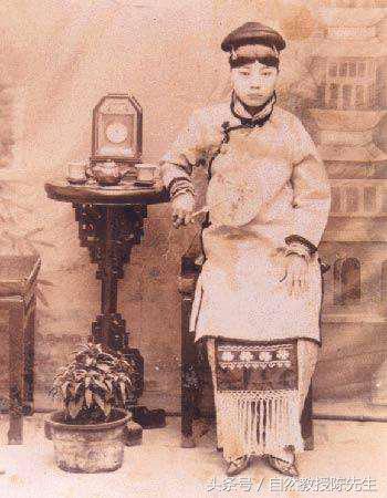 三寸金莲裹脚缠足全过程,古代陋习缠足全过程详解