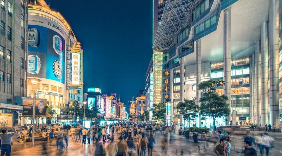 跟团游和自由行哪个更合适,跟团旅游的优点与缺点