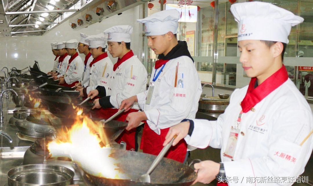 厨师的优势,年轻厨师团队的优势在哪