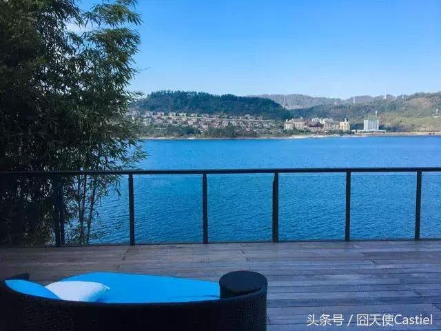 一位大叔改造农村自建房,40多岁大叔改造海景房