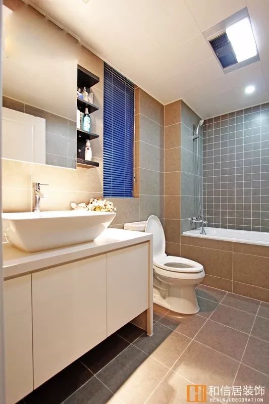 我是瓷砖，我现在有点方……