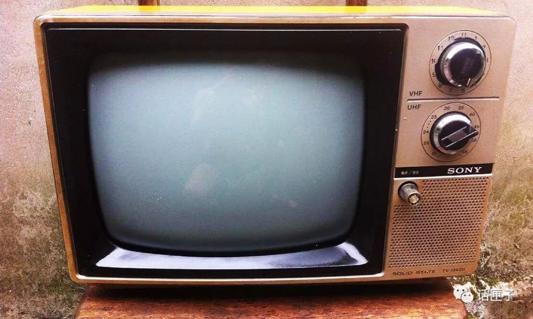 在上海卖电视机一年多少钱,上海买电视