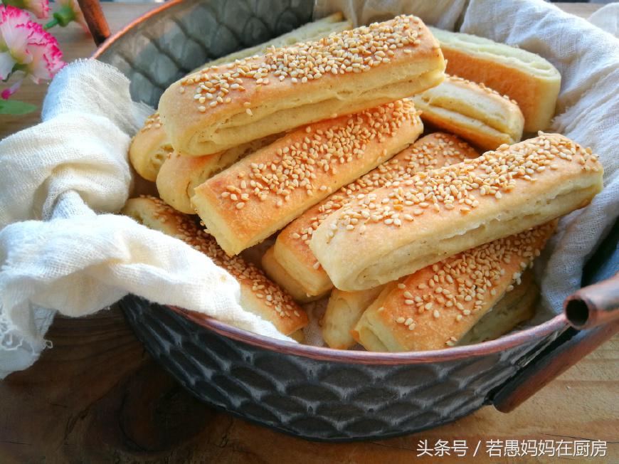 正宗香掉牙千层饼窍门,山东正宗香掉牙千层饼教程